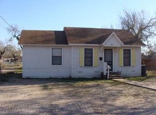 209 Pulliam St, Uvalde, TX 78801