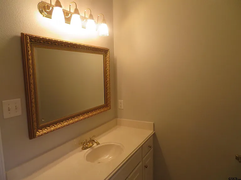 2908 Plymouth Cir — Photo 15