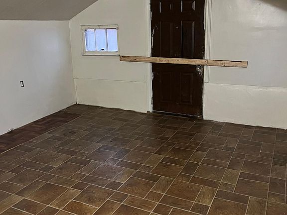 3rd image of 13300 Darley Ave