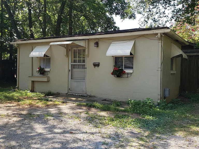 607 Crestland Ave #B — Photo 2