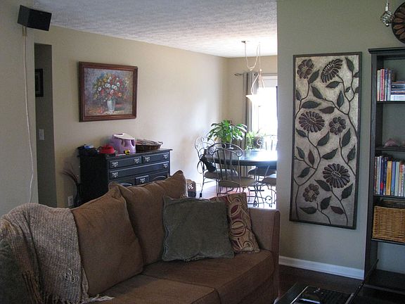 3rd image of 4702 Jamerson Forest Cir