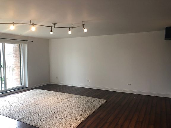 2nd image of 1727 W Crystal Ln Unit 202