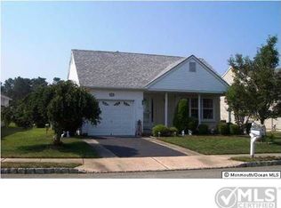 47 Portsmouth Dr, Toms River, NJ 08757