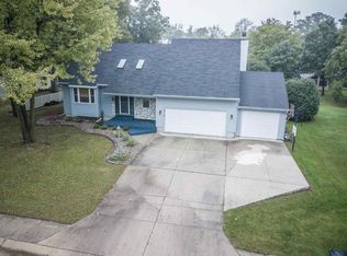 2416 Wood Valley Dr, Fort Wayne, IN 46808