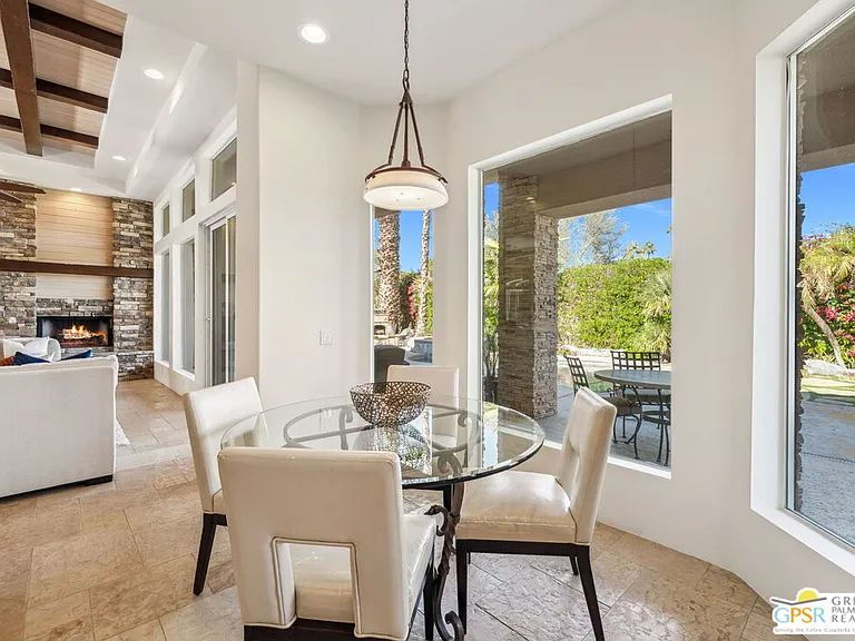 2 Varsity Cir — Photo 18