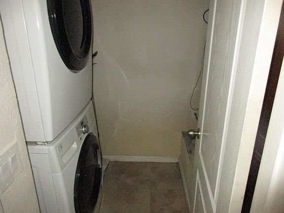 5th image of 514 N Imperial Ave APT A