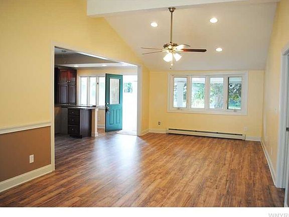 3rd image of 6616 Schuyler Dr