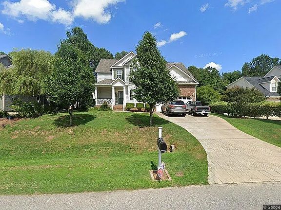 3rd image of 397 Majestic Oak Dr