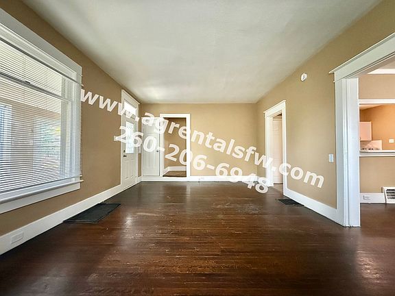 3rd image of 3221 Webster St
