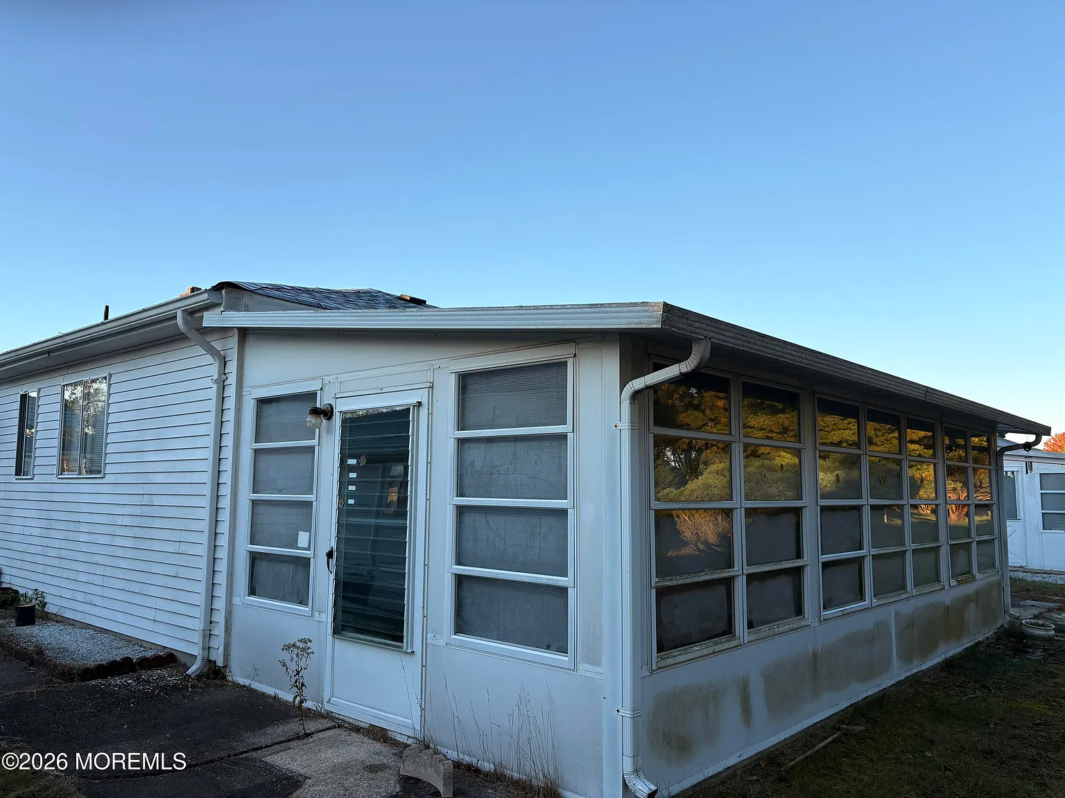 2 bed, 1328 sqft, $2,100 — Photo 2