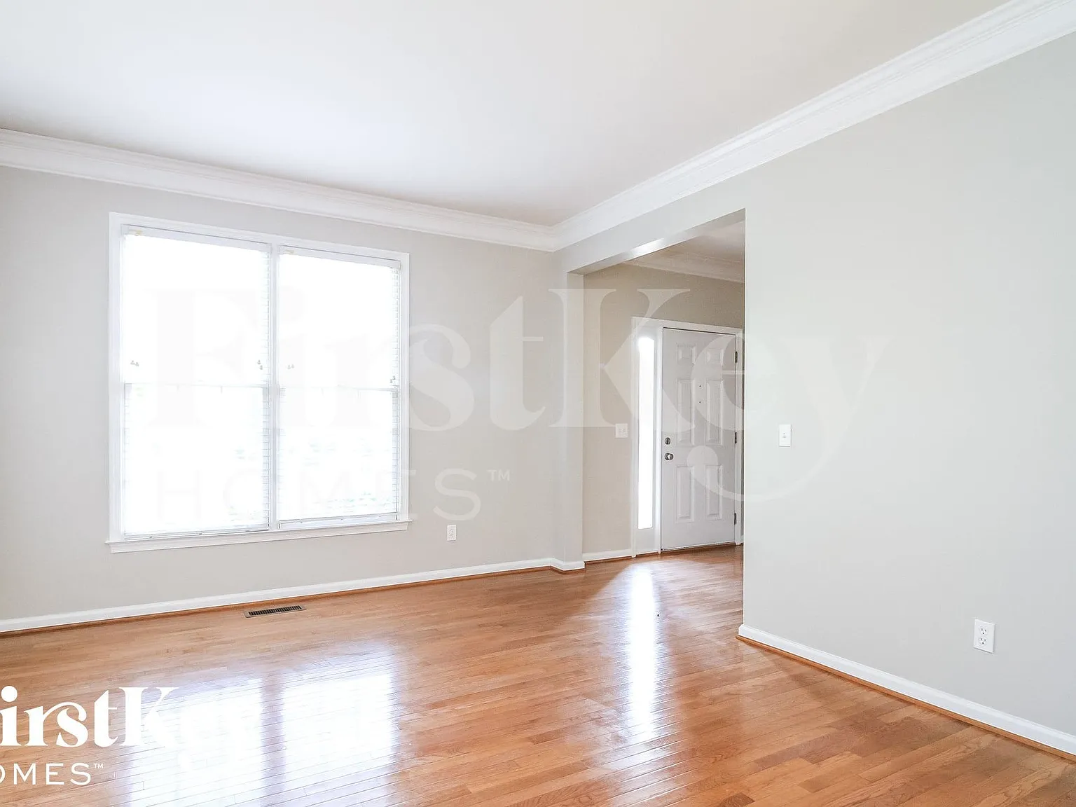 4 bed, 2.5 bath, 1931 sqft, $2,640 — Photo 3