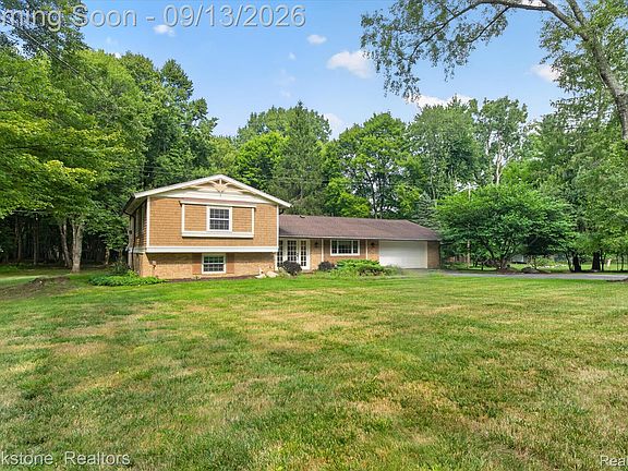 2nd image of 2737 N Wagner Rd