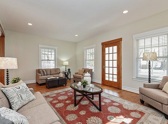 4th image of 1416 Gregory Ave