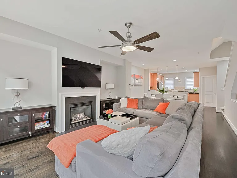 27 Yogurt Ln — Photo 1