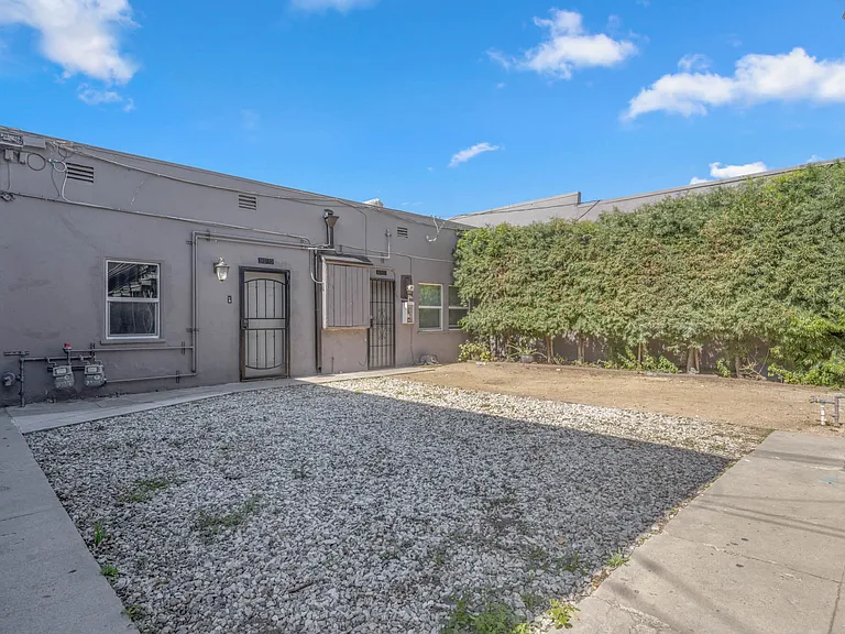3935 Tweedy Blvd #B — Photo 11