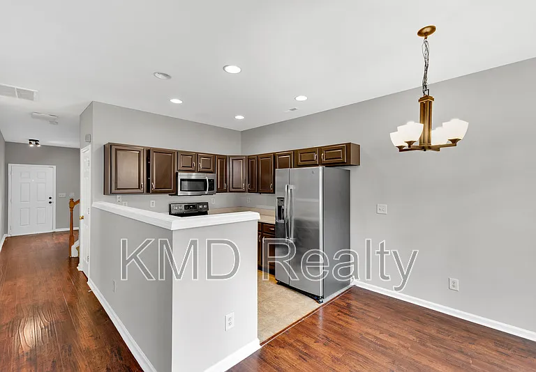 11054 Dixie Hills Dr — Photo 2