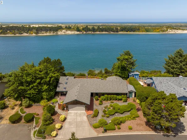 1125 Alder Ct, Florence, OR 97439