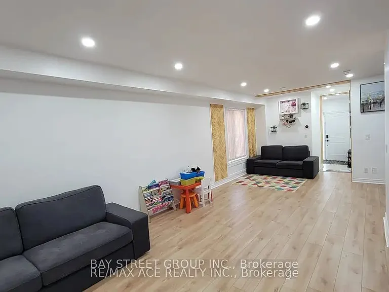 2452 Steeplechase St — Photo 5