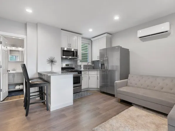 279 Manhattan Avenue image 1 of 7