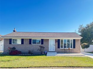 27635 Weddel Ave, Brownstown, MI 48183