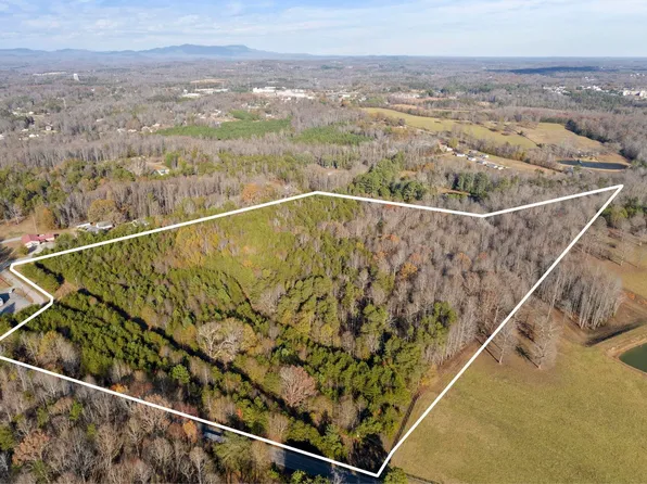 Hodgens Dr, Travelers Rest, SC 29690