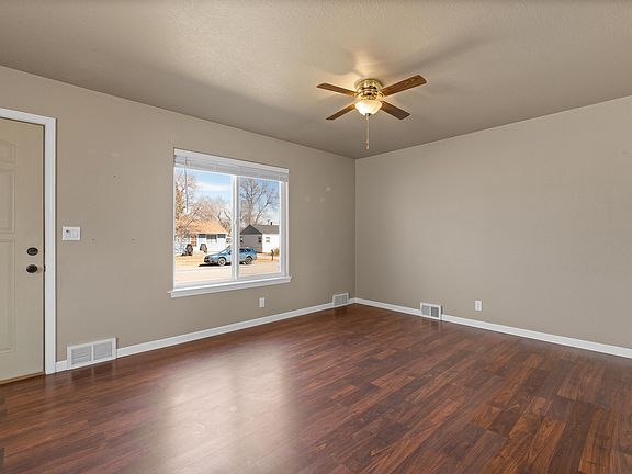 5th image of 629 Indiana St