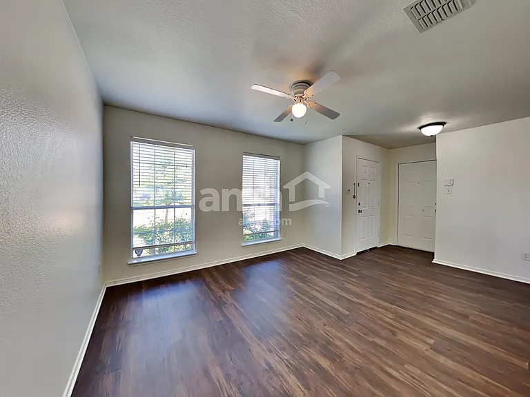 617 Overton Dr — Photo 8