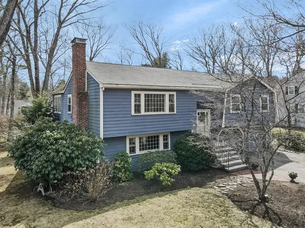70 Orchard Ln, Holliston, MA 01746