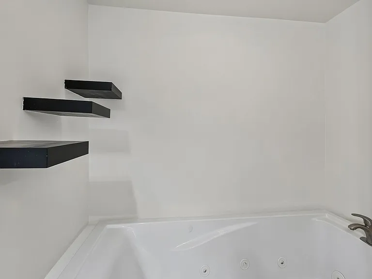 223 N New St — Photo 30