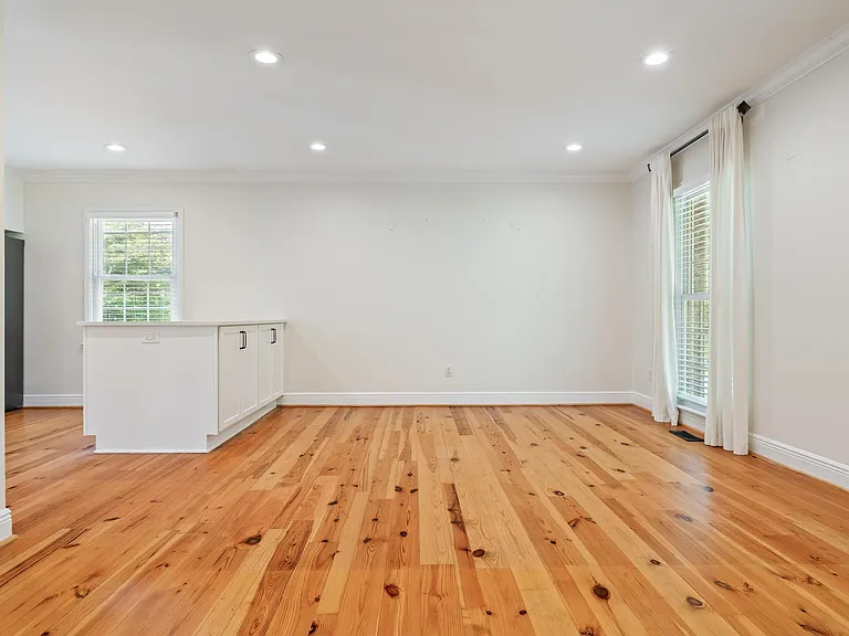 3708 Northcote Dr — Photo 7