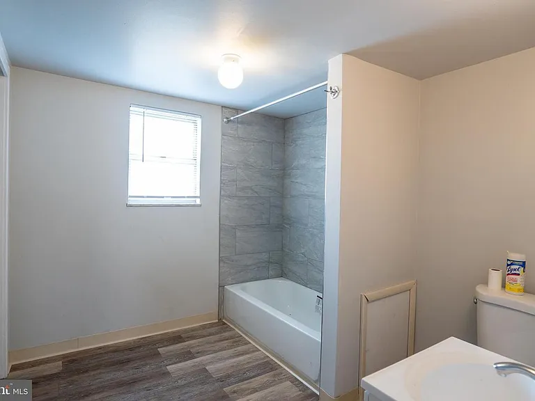 1420 S Hicks St — Photo 12