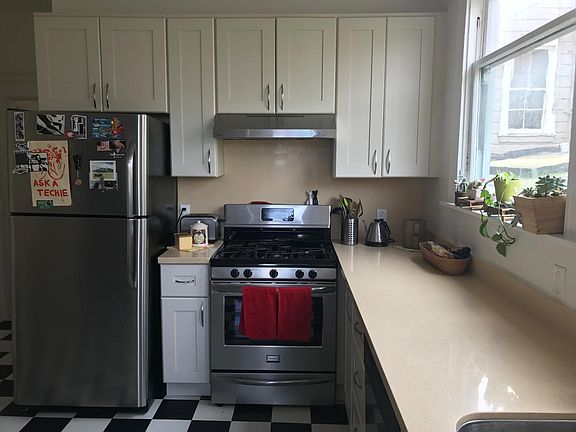 2nd image of 1034 Divisadero St #A