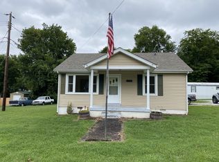 910 Pickens Ln, Columbia, TN 38401