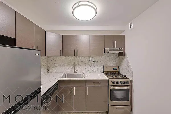 Rented by MOTION New York | media 12