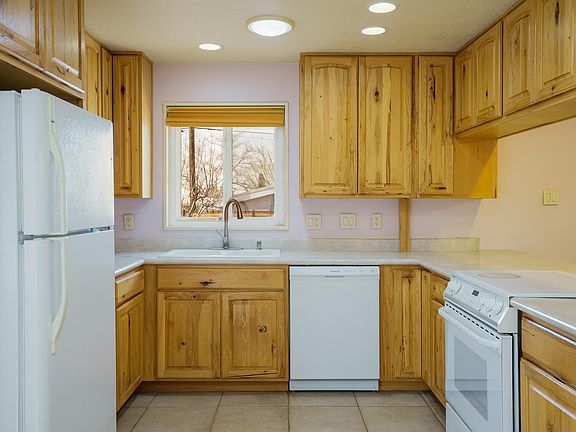 4th image of 2713 Cardenas Dr NE
