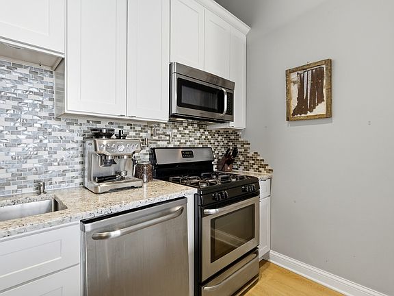 5th image of 1632 S Indiana Ave APT 304
