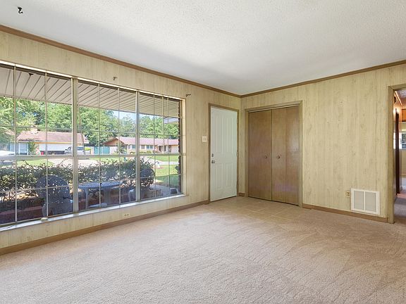 3rd image of 108 Chastity Dr