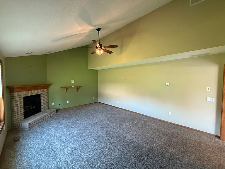 1034 Hemingford Ct — Photo 11