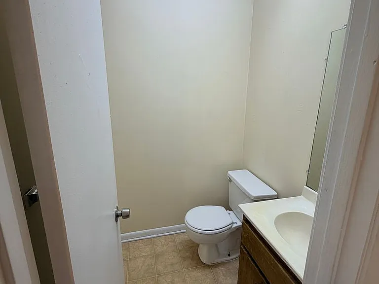 Chimney Creek Apartments — Photo 32