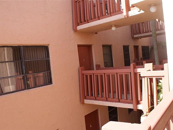5th image of 1021 E Mockingbird Lane #313