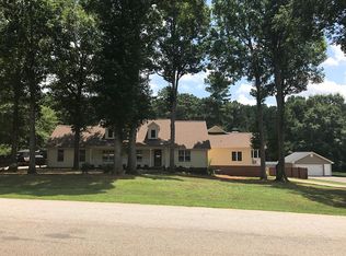 200 Wildflower Dr, Social Circle, GA 30025