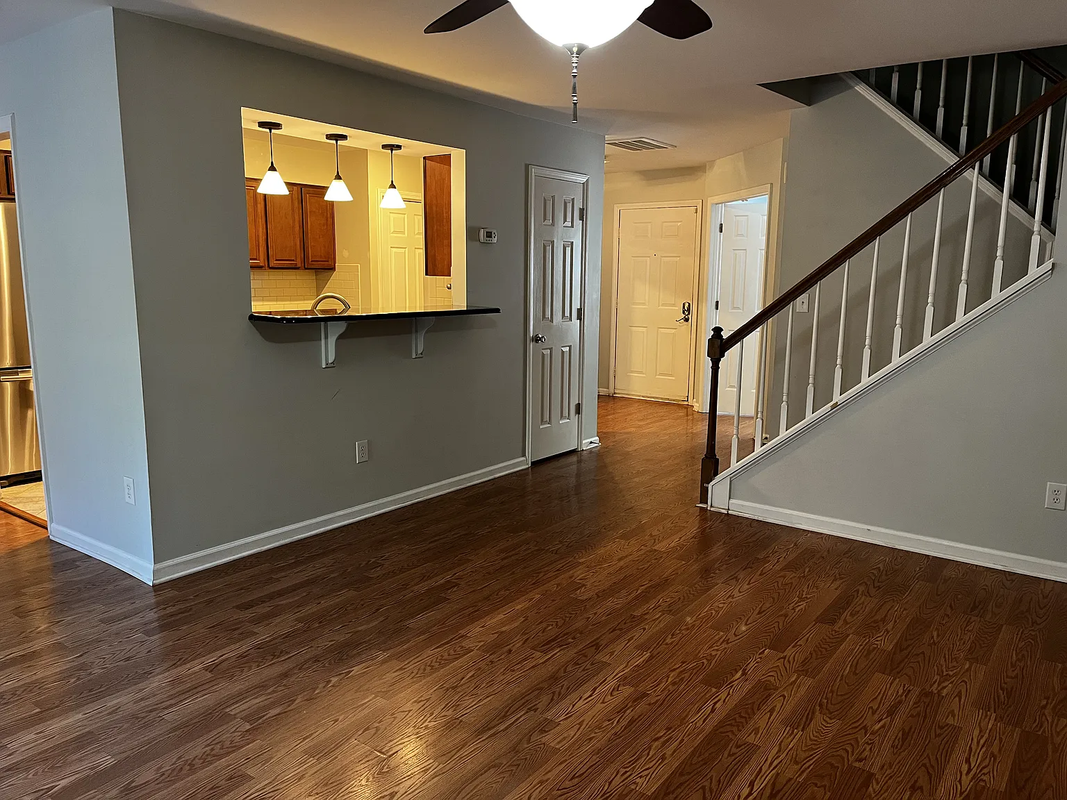 3 bed, 2100 sqft, $2,200 — Photo 3