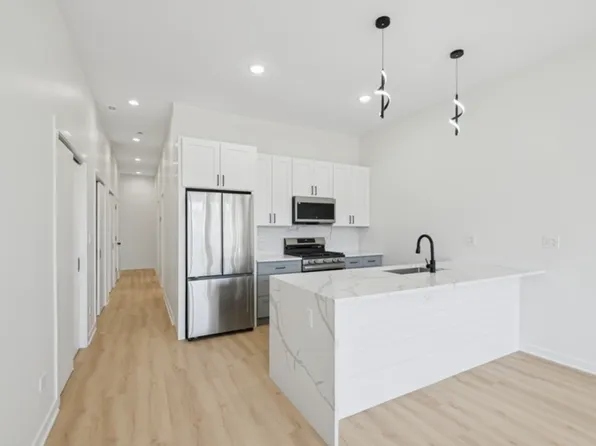 1052 N Central Park Ave #1, Chicago, IL 60651