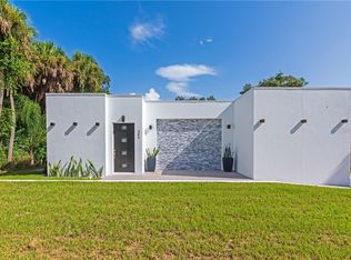 395 Shamrock Dr, Venice, FL 34293