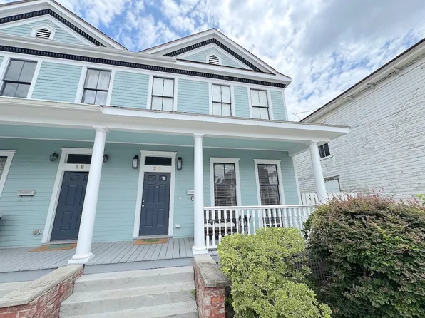 20 E 40th St #B, Savannah, GA 31401
