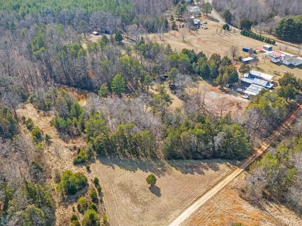 108 Tweedy Ln, Appomattox, VA 24522