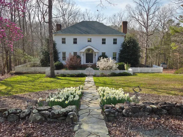 1301 Galilean Trl, Chapel Hill, NC 27516