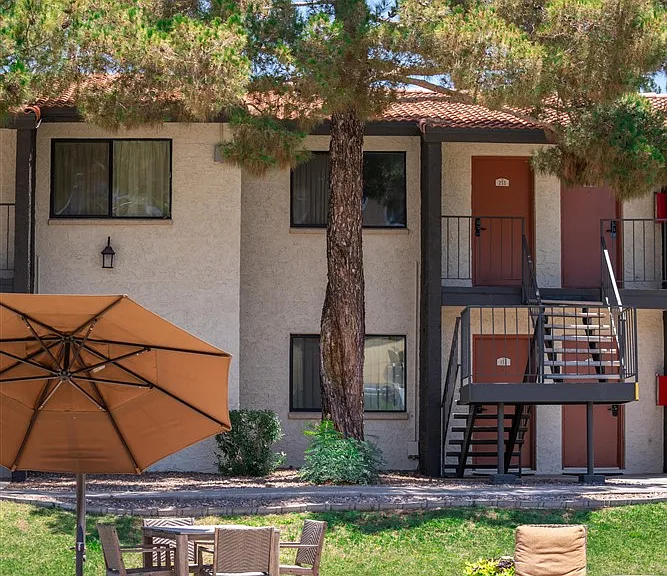 Scottsdale Park Suites — Photo 19