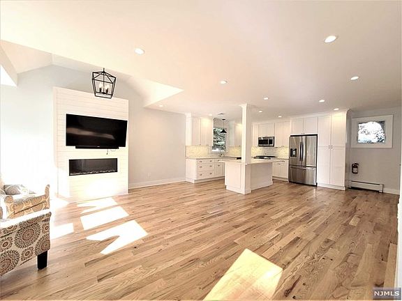 5th image of 99 Central Ave #1