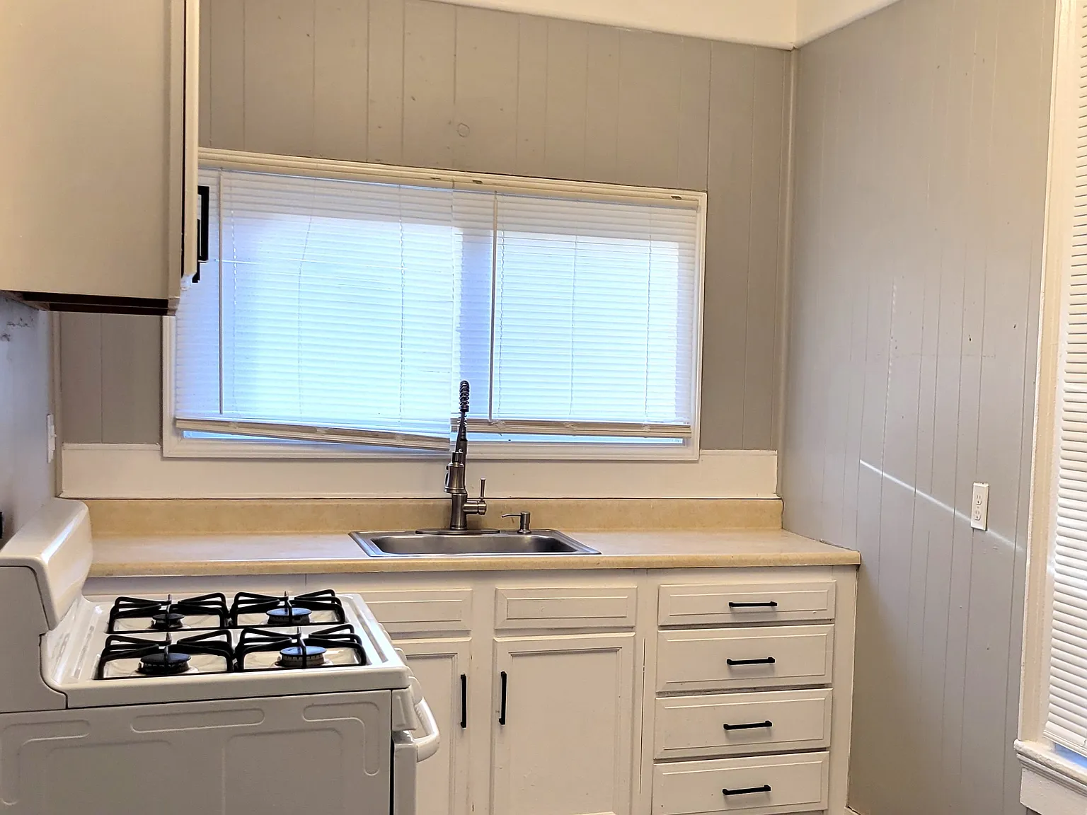 1 bed, $750 — Photo 1